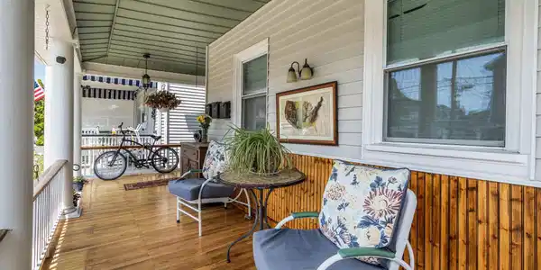 Image 4: Front porch 1