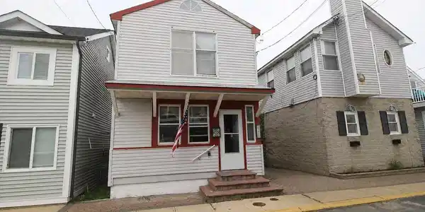 Image 2: Front
