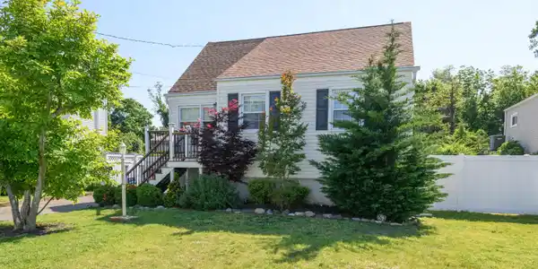 7 Gordon Court