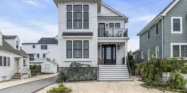 22 2nd Avenue
