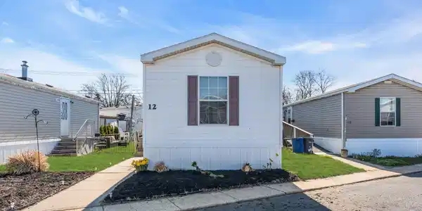 12 Locust Grove