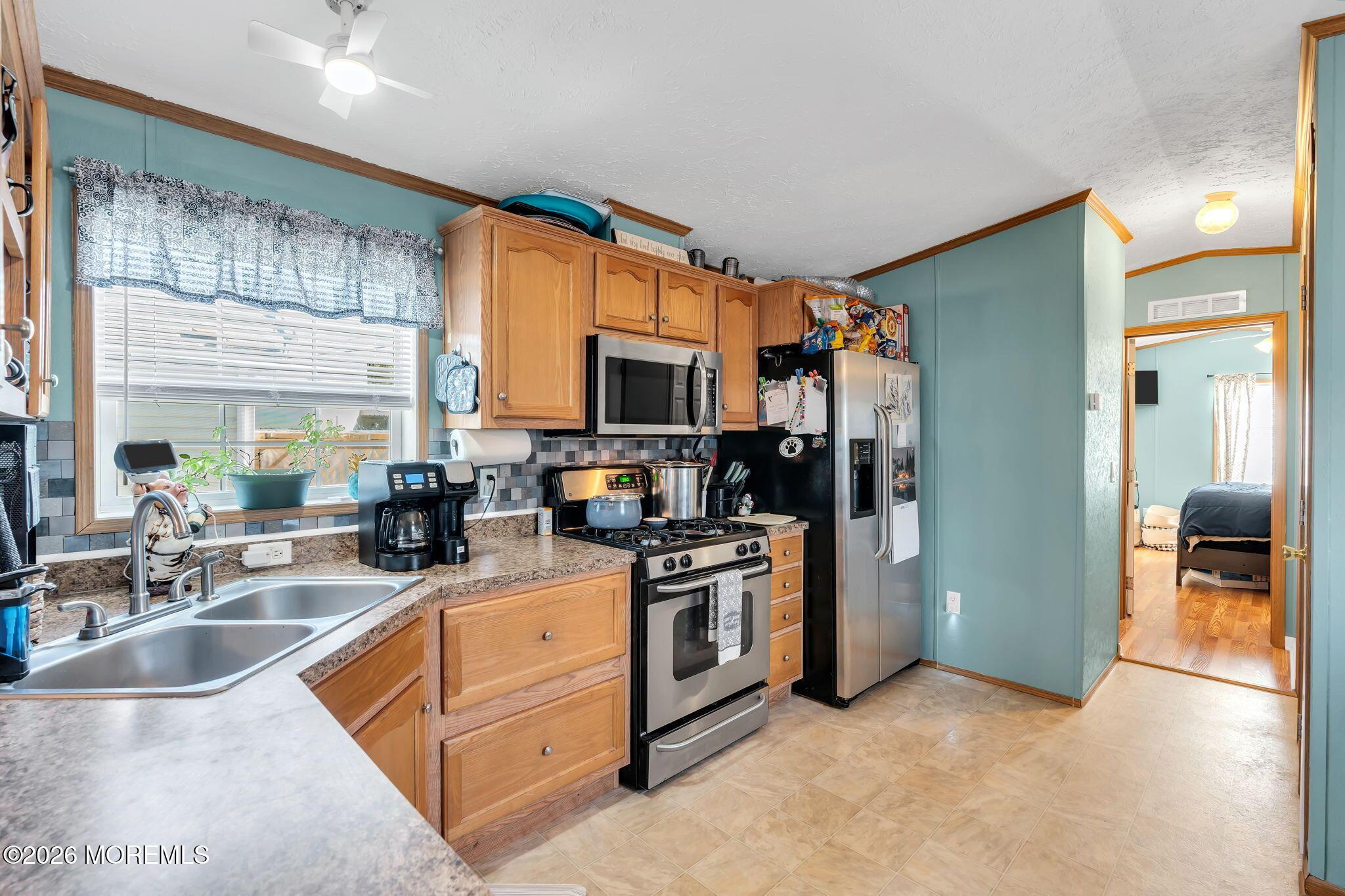 Image 4: 10-web-or-mls-DSC06340