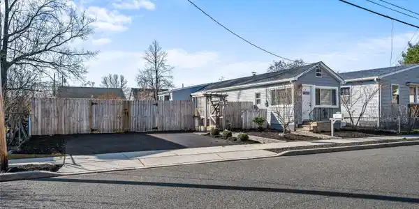 610 Central Avenue