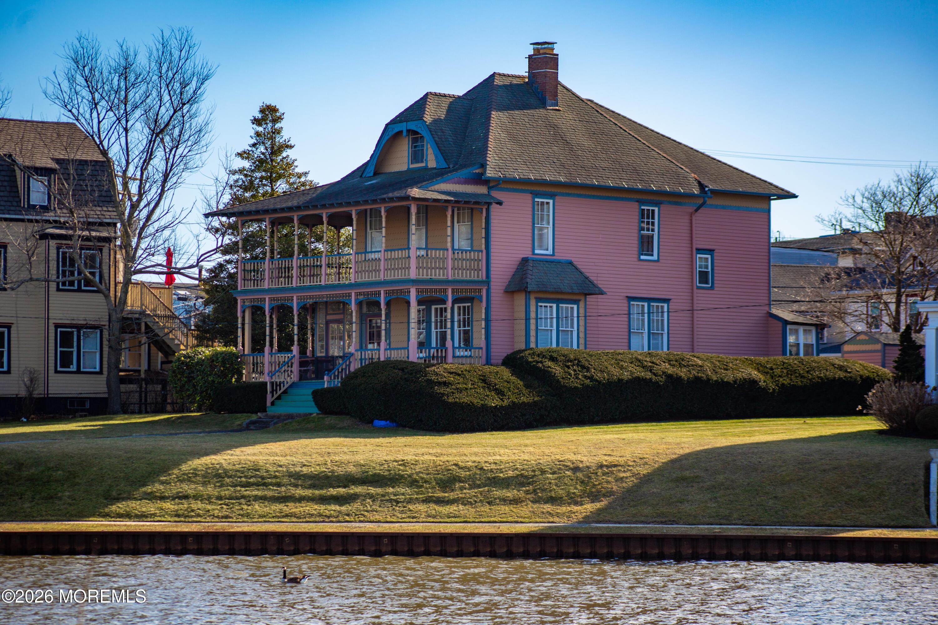 Image 1: 62 Lake ave