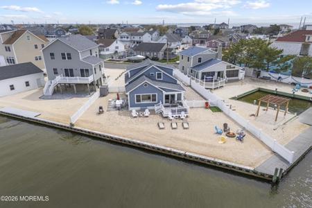 314 Sunset Drive N