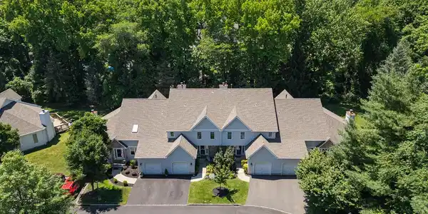 28 Hickory Lane