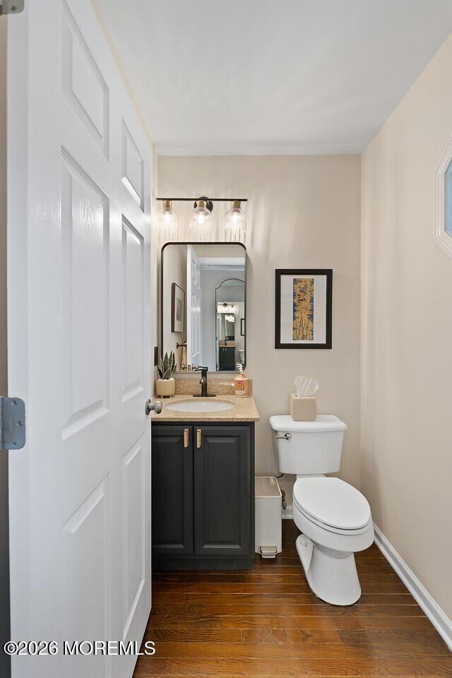 Image 4: 28 Hickory half bath