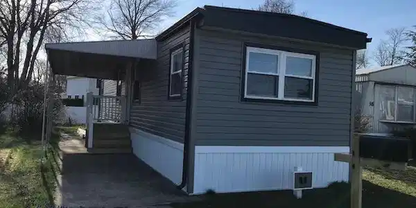 38 Locust Grove