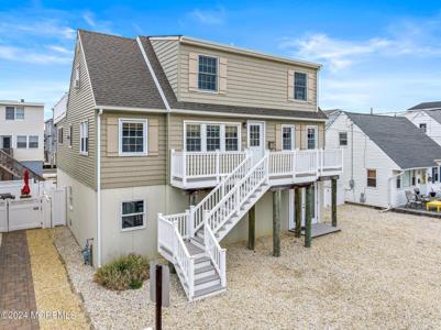 23 W Sailboat Lane