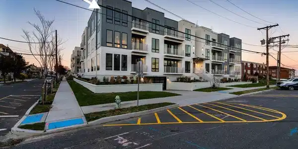 215 2nd Avenue Unit 308