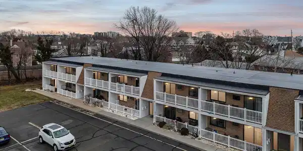 119 Avery Avenue Unit H21