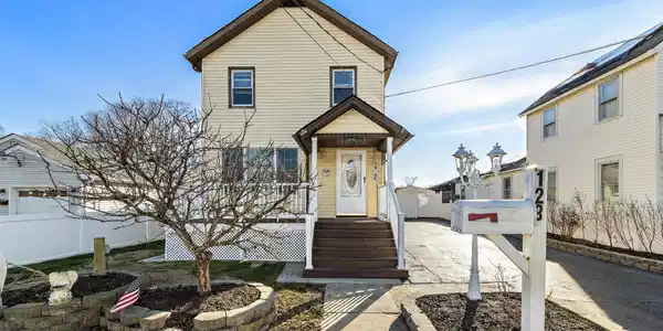 128 Sampson Place