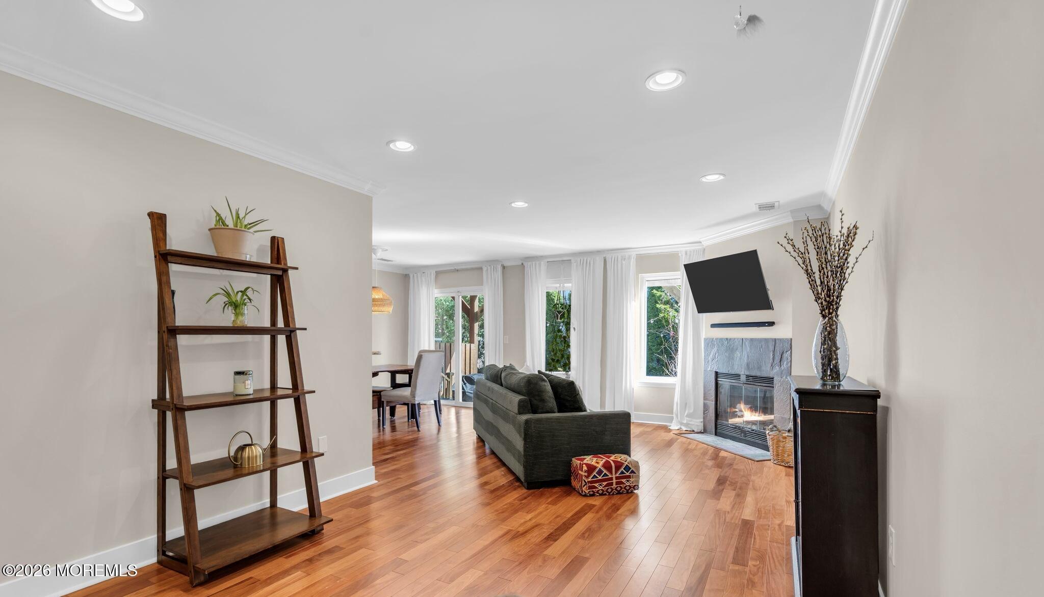 Image 4: Entry Sitting Area
