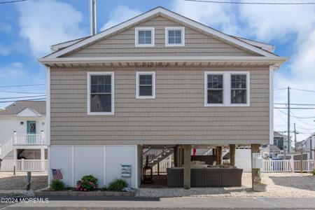117 W Tide Way