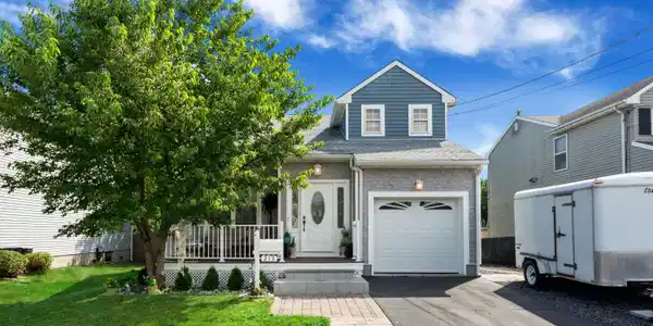 213 Edwards Avenue