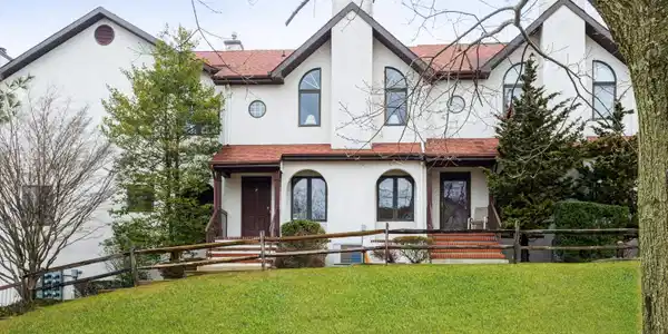 51 Tower Hill Drive