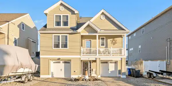 11 Santiago Drive