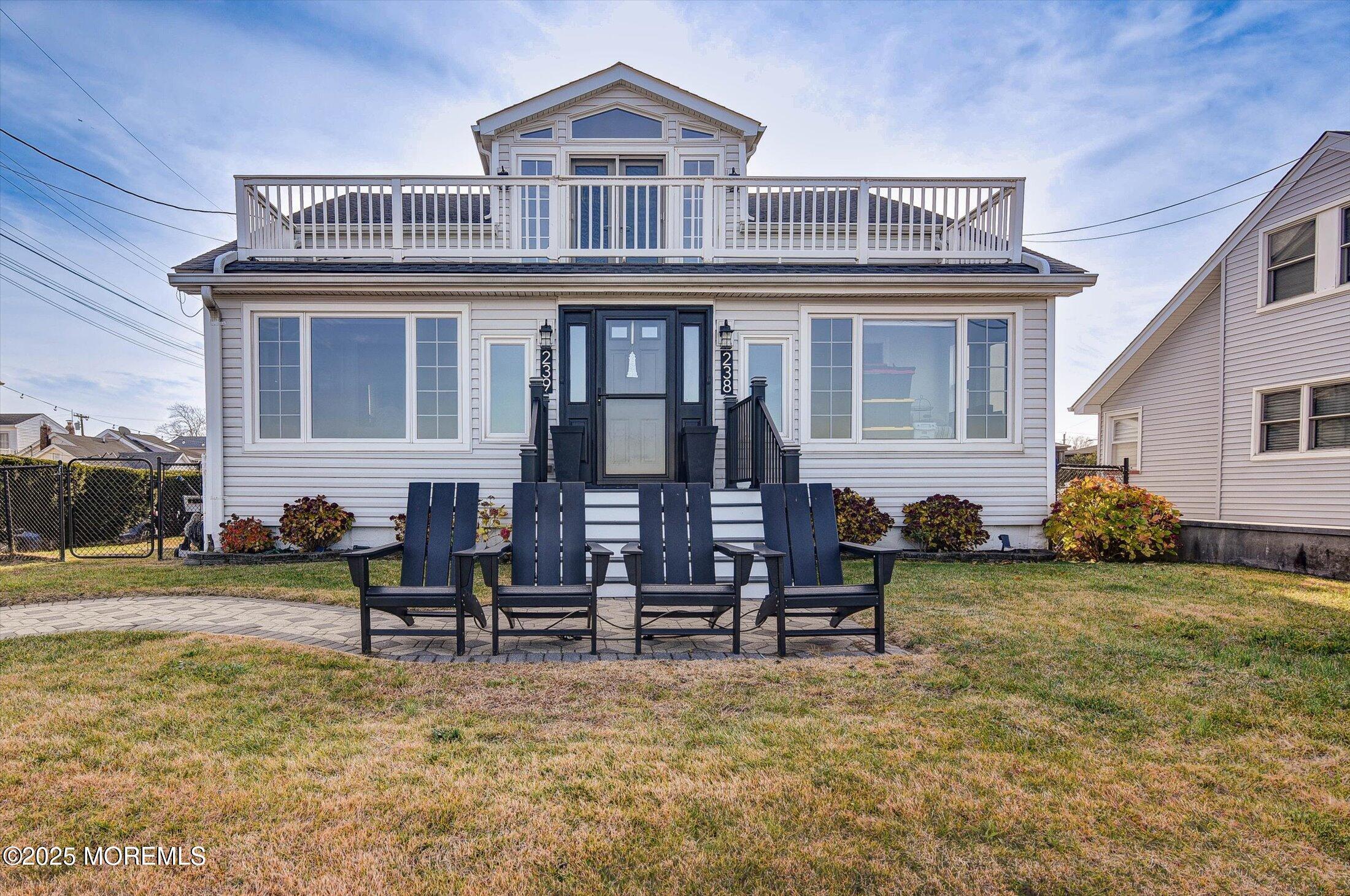 Image 2: 01-Front View