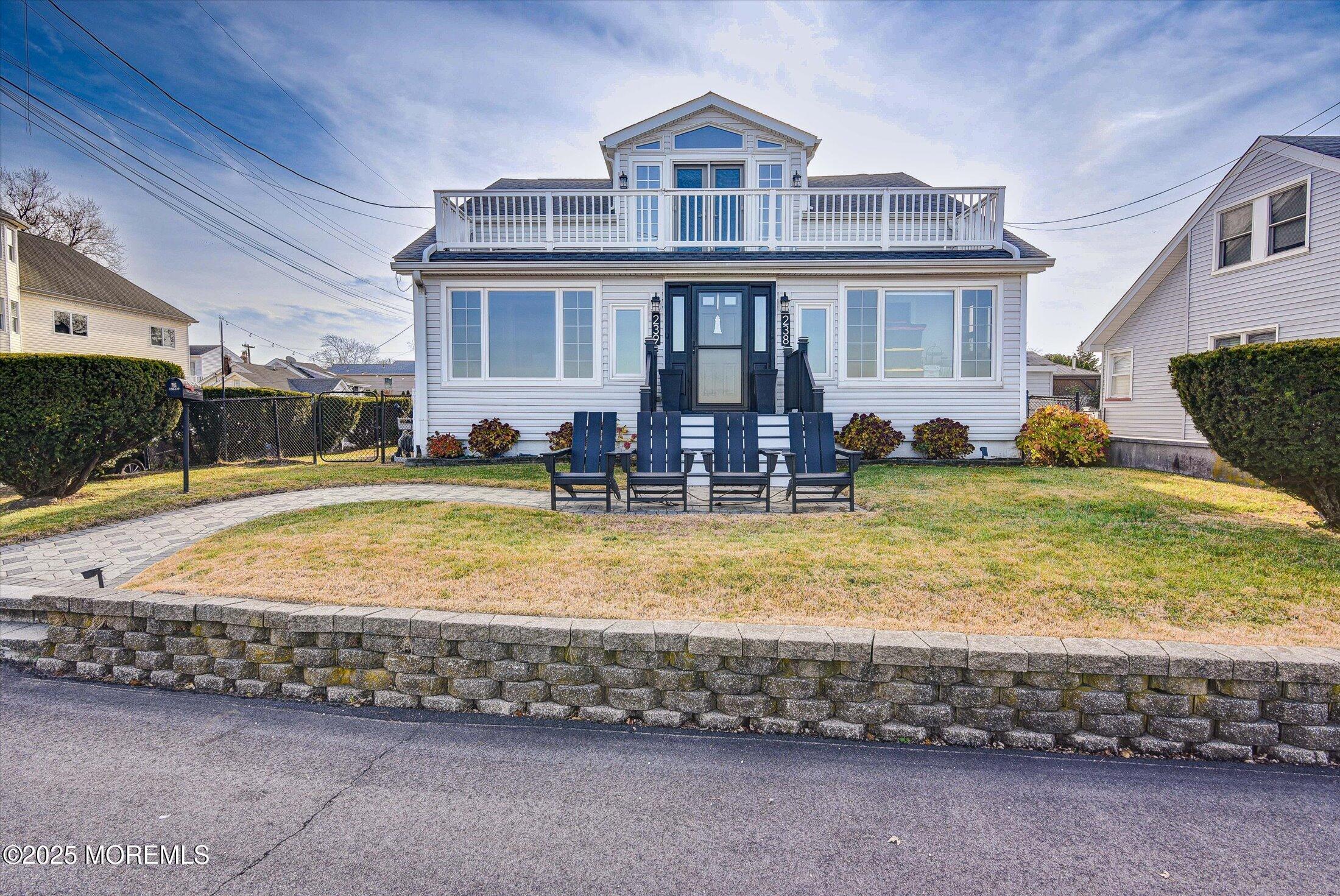 Image 3: 02-Front View