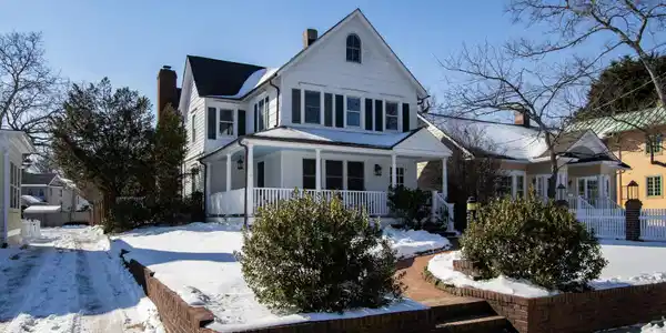 39 E River Road