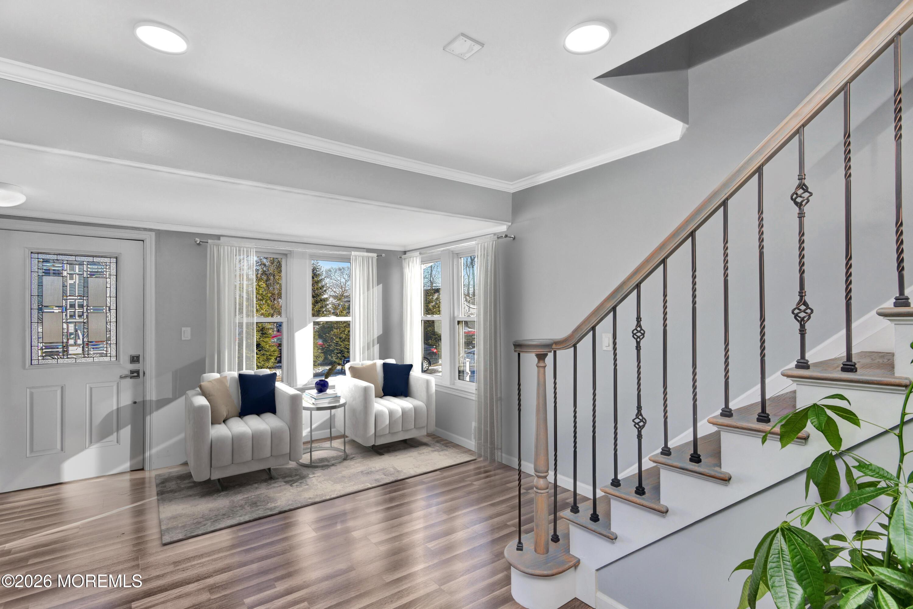 Image 3: 05-Living Room