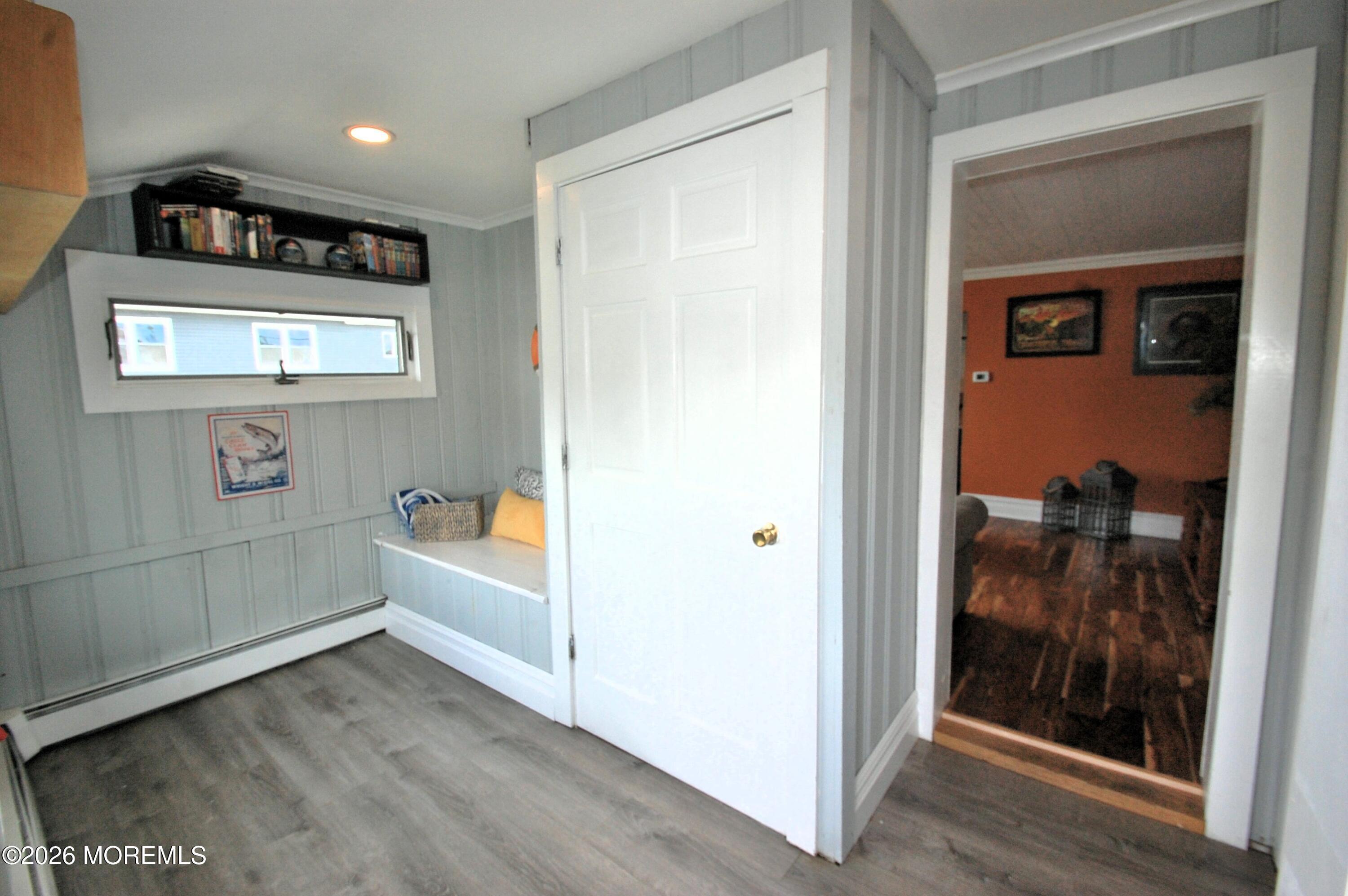 Image 2: 832 Entrance