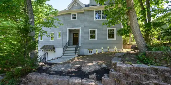 20 Mountain Street