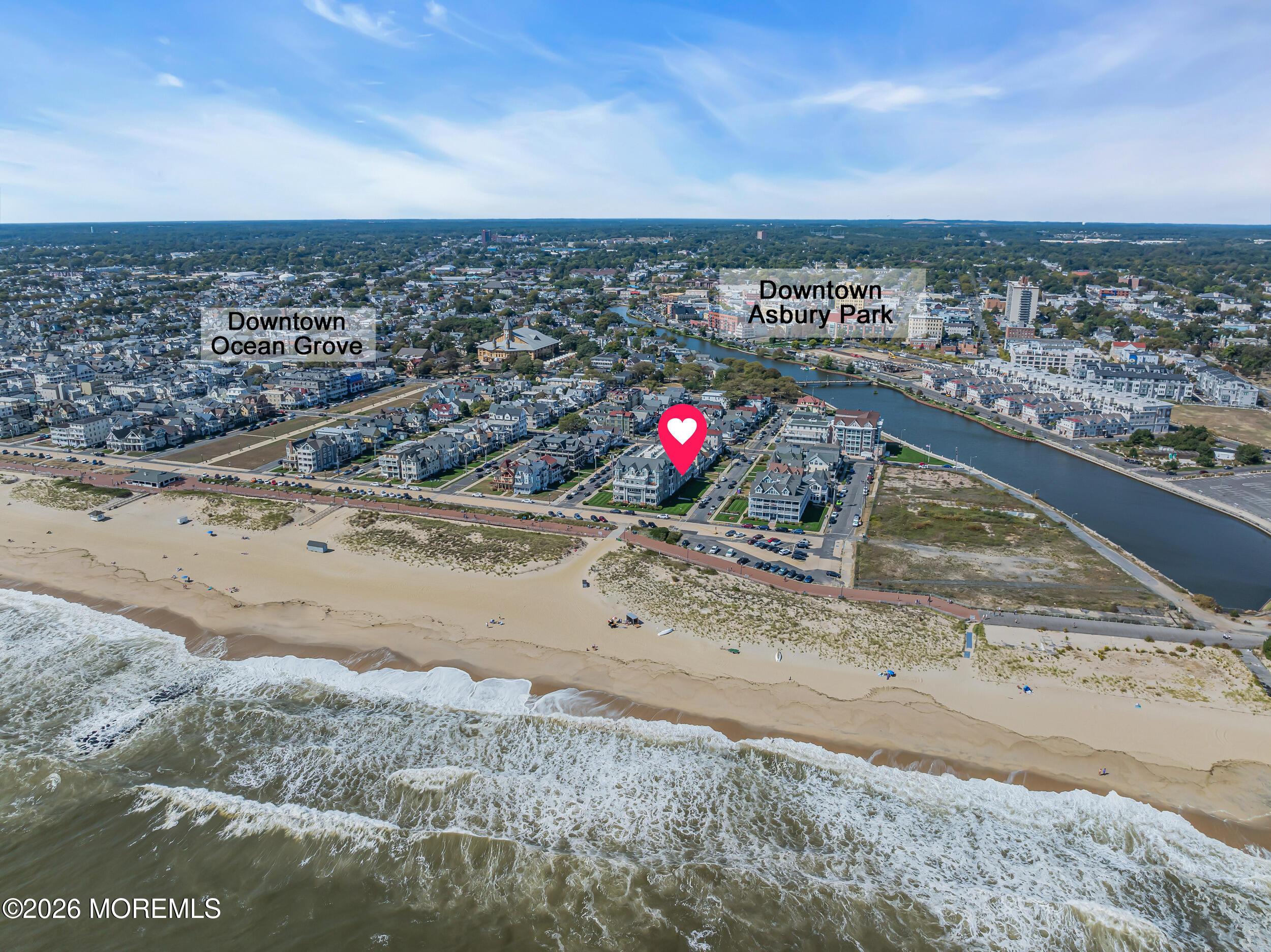 Image 2: Great Location