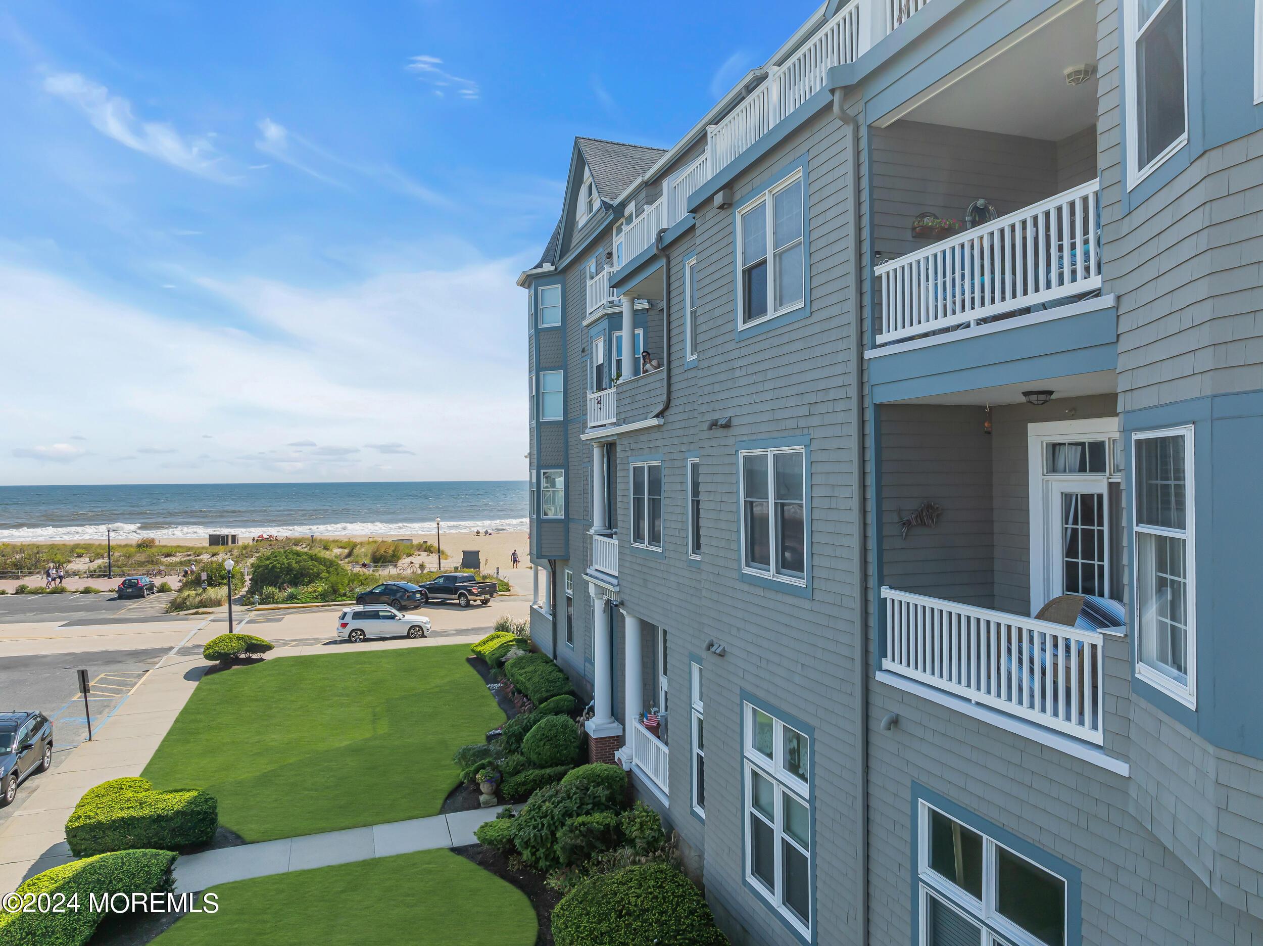 Image 3: Private Balcony