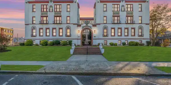 218 2nd Avenue Unit 304E