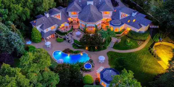 11 Pine Drive