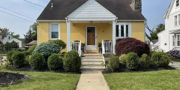 91 Center Avenue