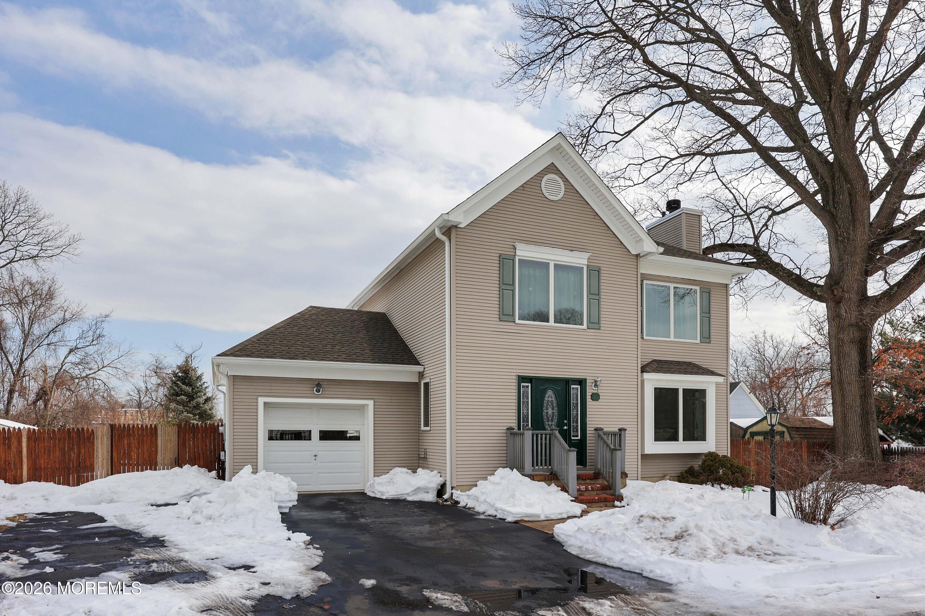 Image 2: Front SideView 1