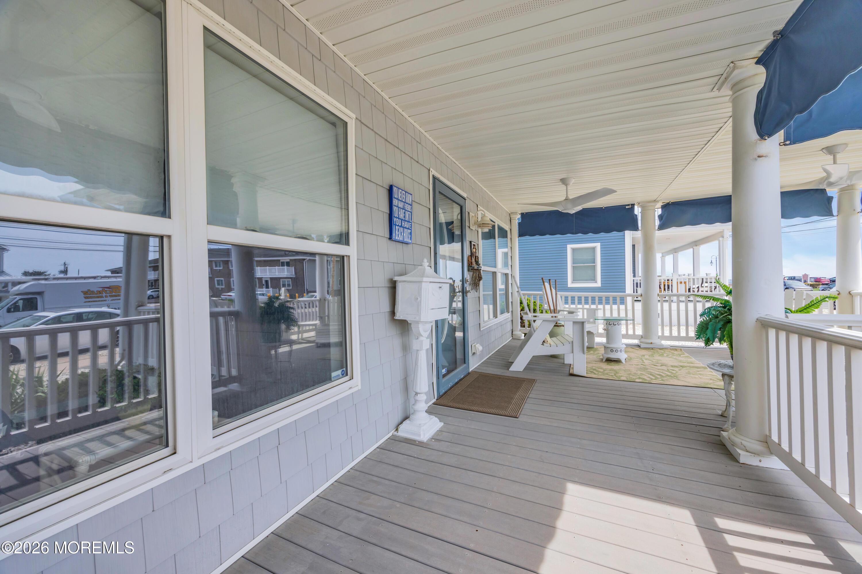Image 4: Large Front Porch