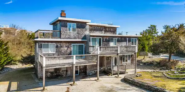 40 Long Beach Boulevard