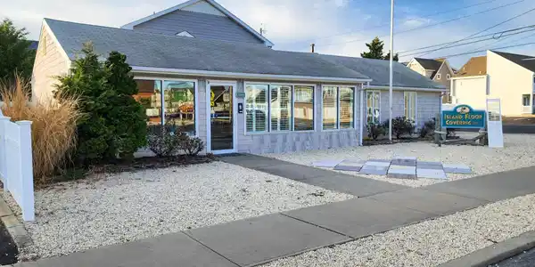 1800 Grand Central Avenue