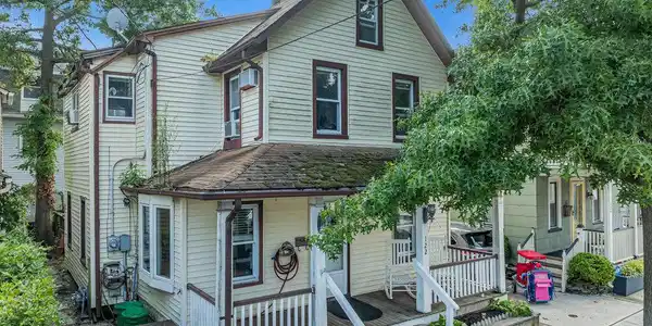 122 Heck Avenue