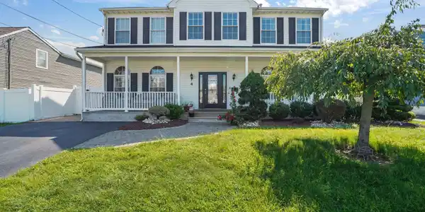 4 Anderson Street
