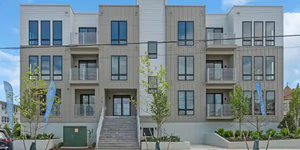 218 3rd Avenue Unit 201