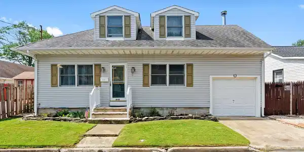 818 5th Street