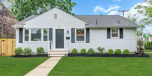 12 Colonial Court