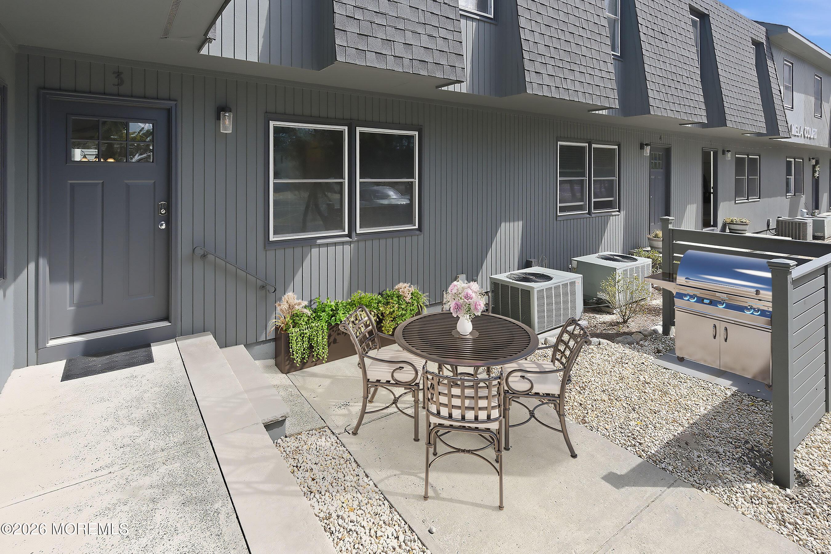 Image 4: Patio STAGED