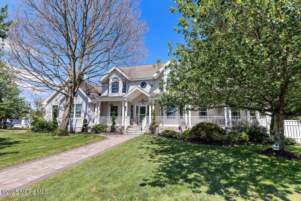 Image 2: 99 Morgan Ave (19)
