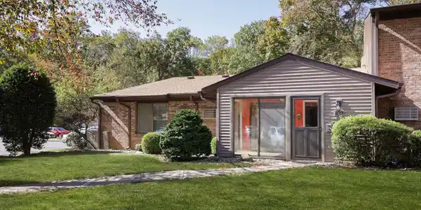 109 Lexington Court