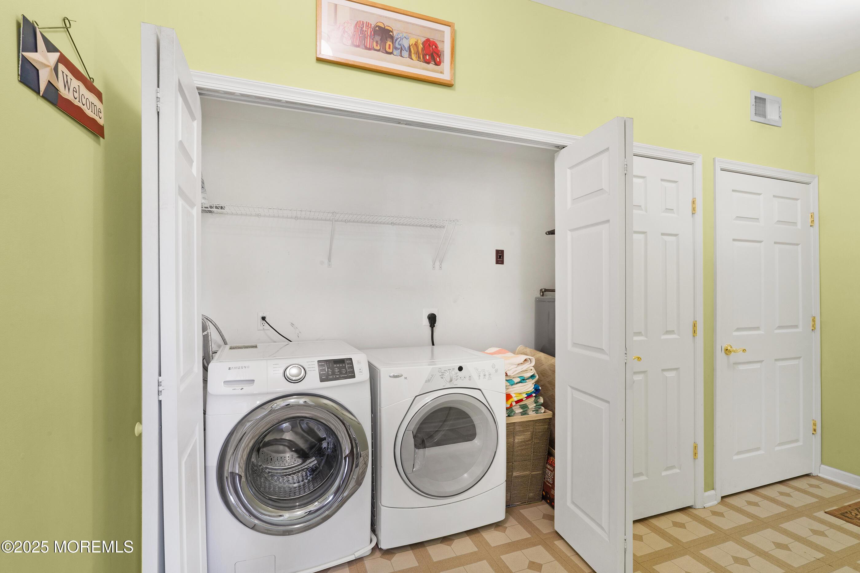 Image 4: Laundry in-unit