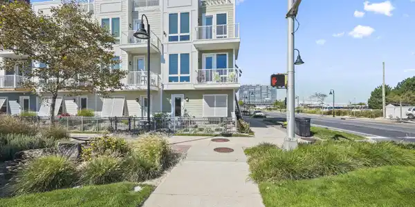 801 Kingsley Street Unit 7