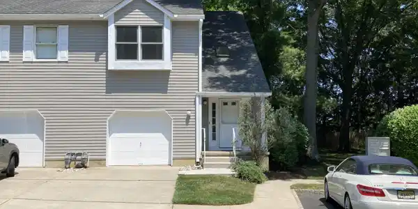 13 Mayfair Court