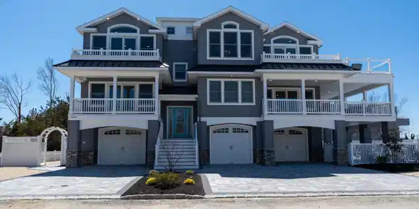 168E Long Beach Boulevard
