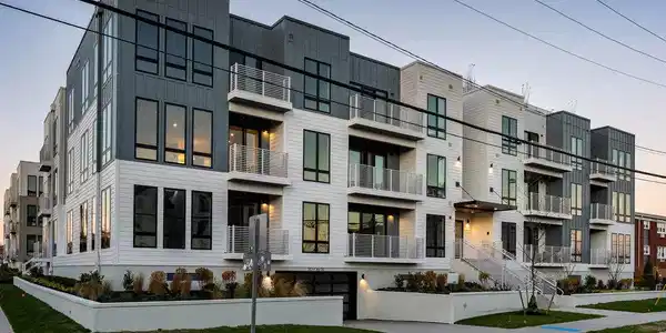 215 2nd Avenue Unit 102