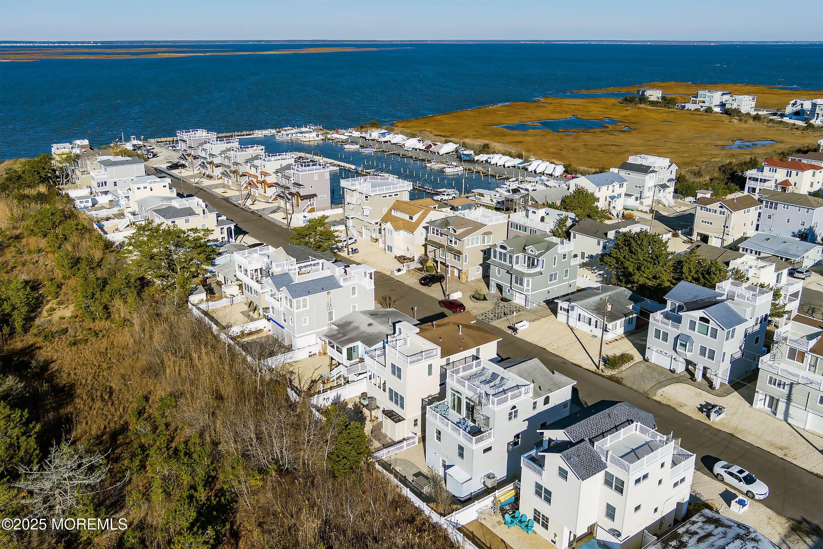 Image 2: 02-To Marina 1